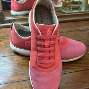 Final Price🛍🎁🌟🛍️Geox Walking Shoes